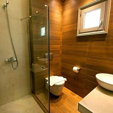 Louloudis Fresh-adults Only Szálloda