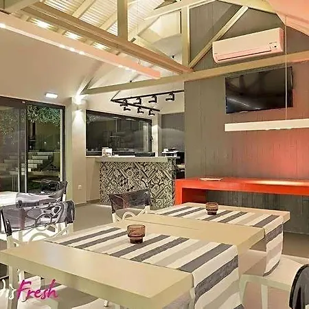 Louloudis Fresh-adults Only Szálloda 3*